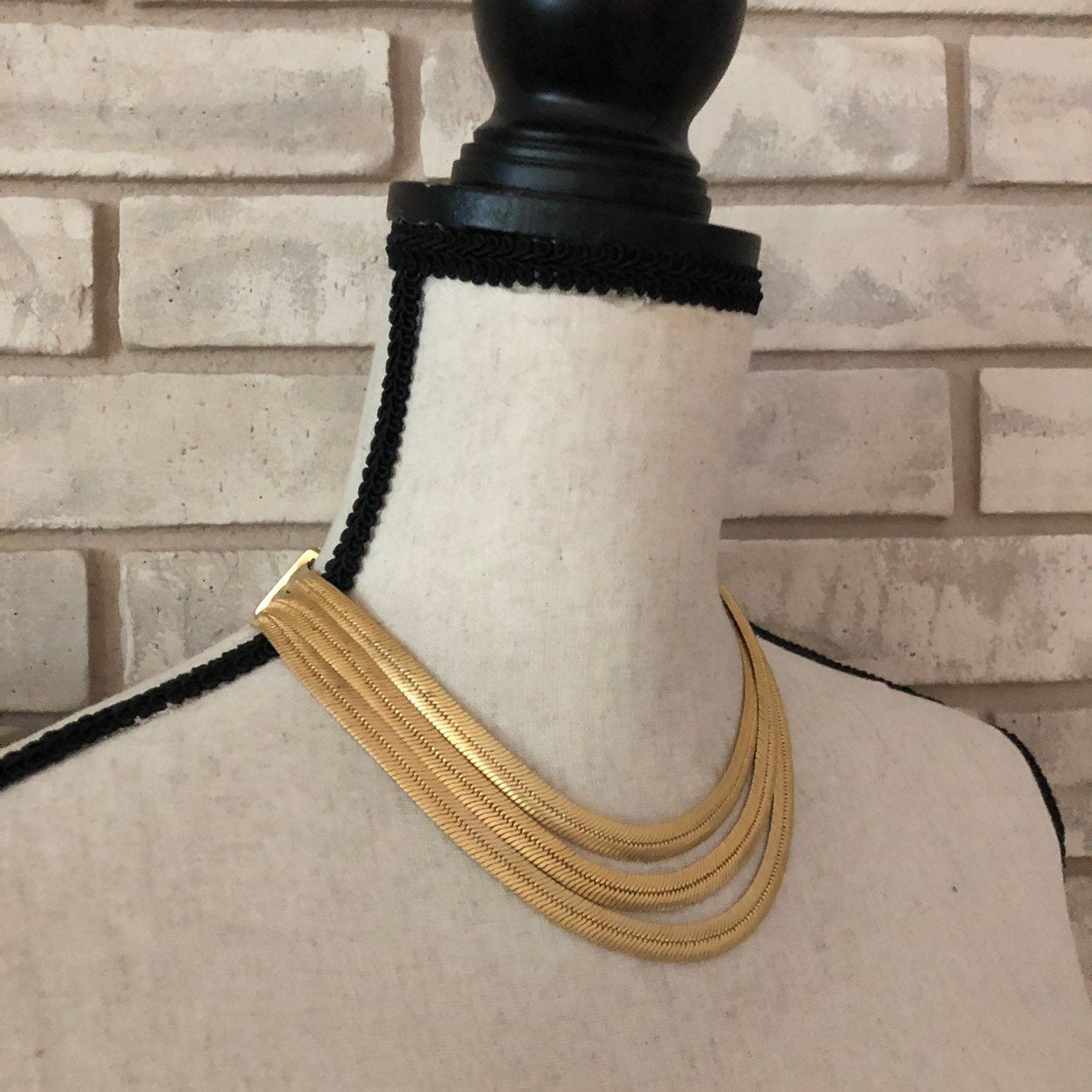 【VINTAGE HOLLYWOOD】Matte Classic Chain Necklace givenchy-heavy-matt-gold-three