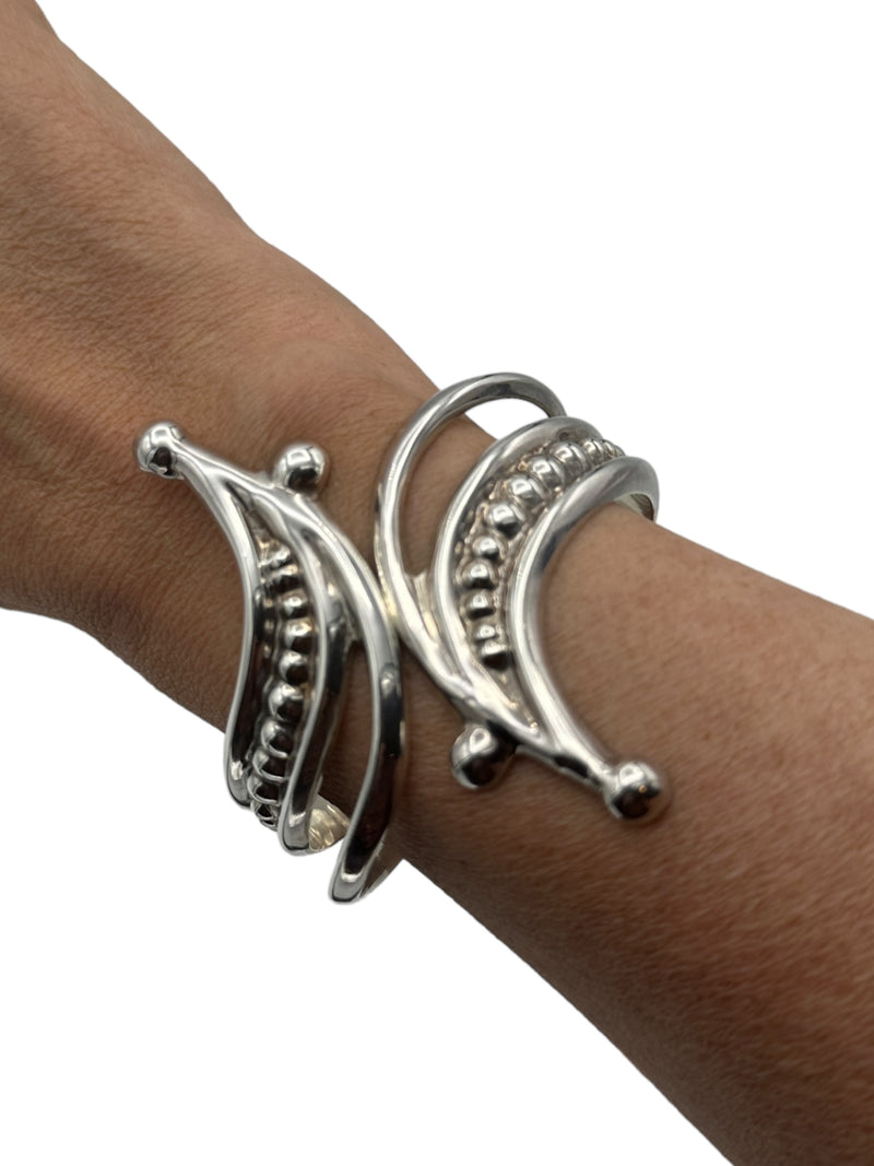 Taxco Mexico TH-105 Sterling Silver Hinge Cuff Bypass Clamper Bracelet