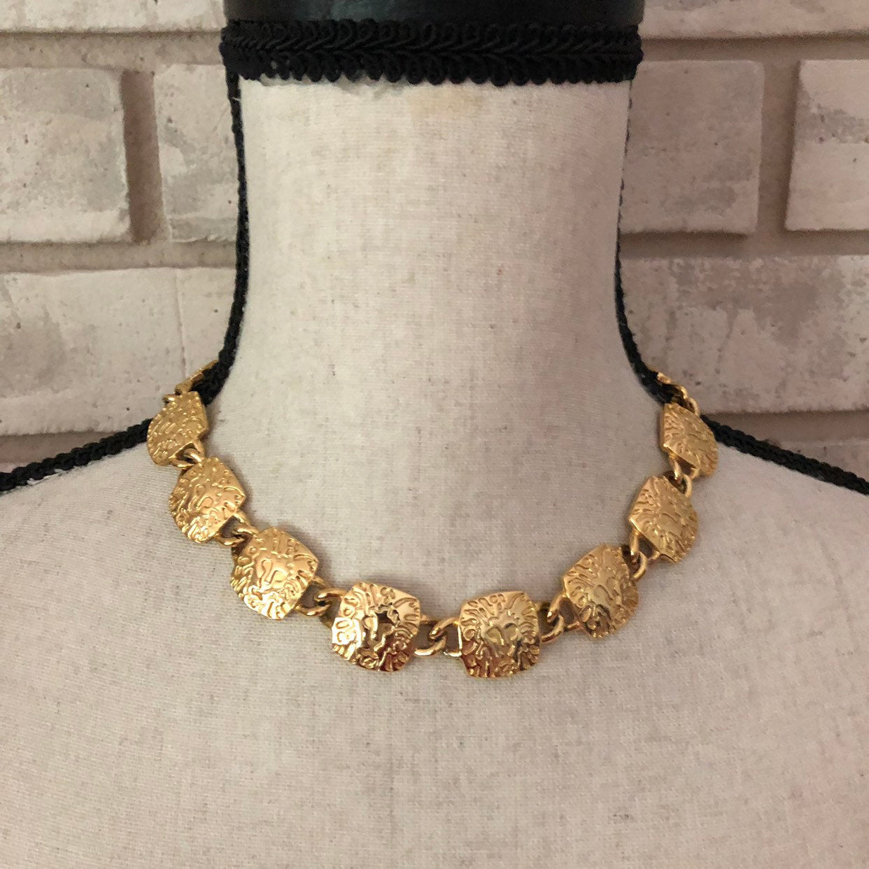 Anne Klein for Accessocraft lion head necklace, roaring gold lion face, fancy link selling chain, late 1960s early 1970s vintage