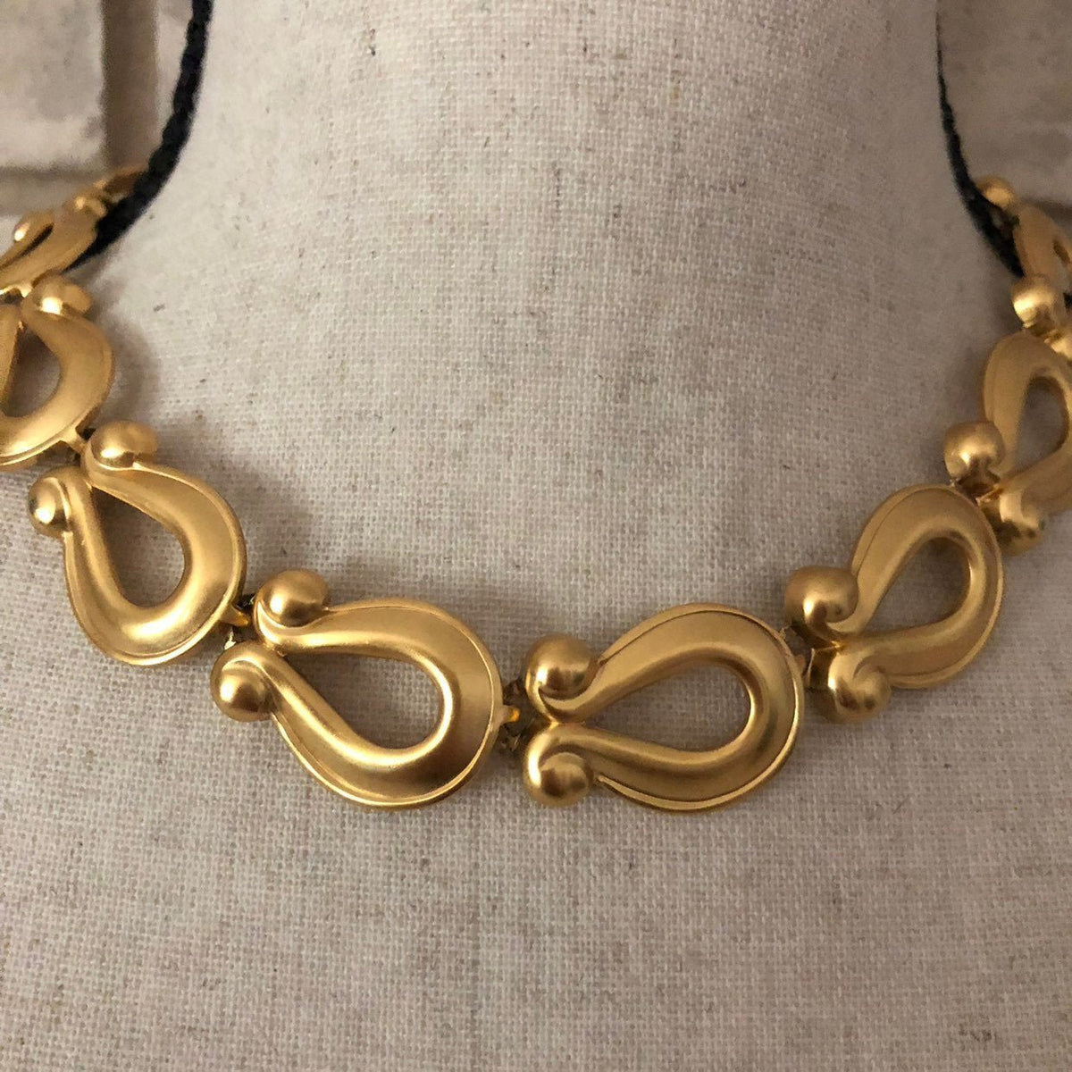 Anne Klein Classic Matt Gold Horse Shoe Link Necklace - 24 Wishes Vintage Jewelry