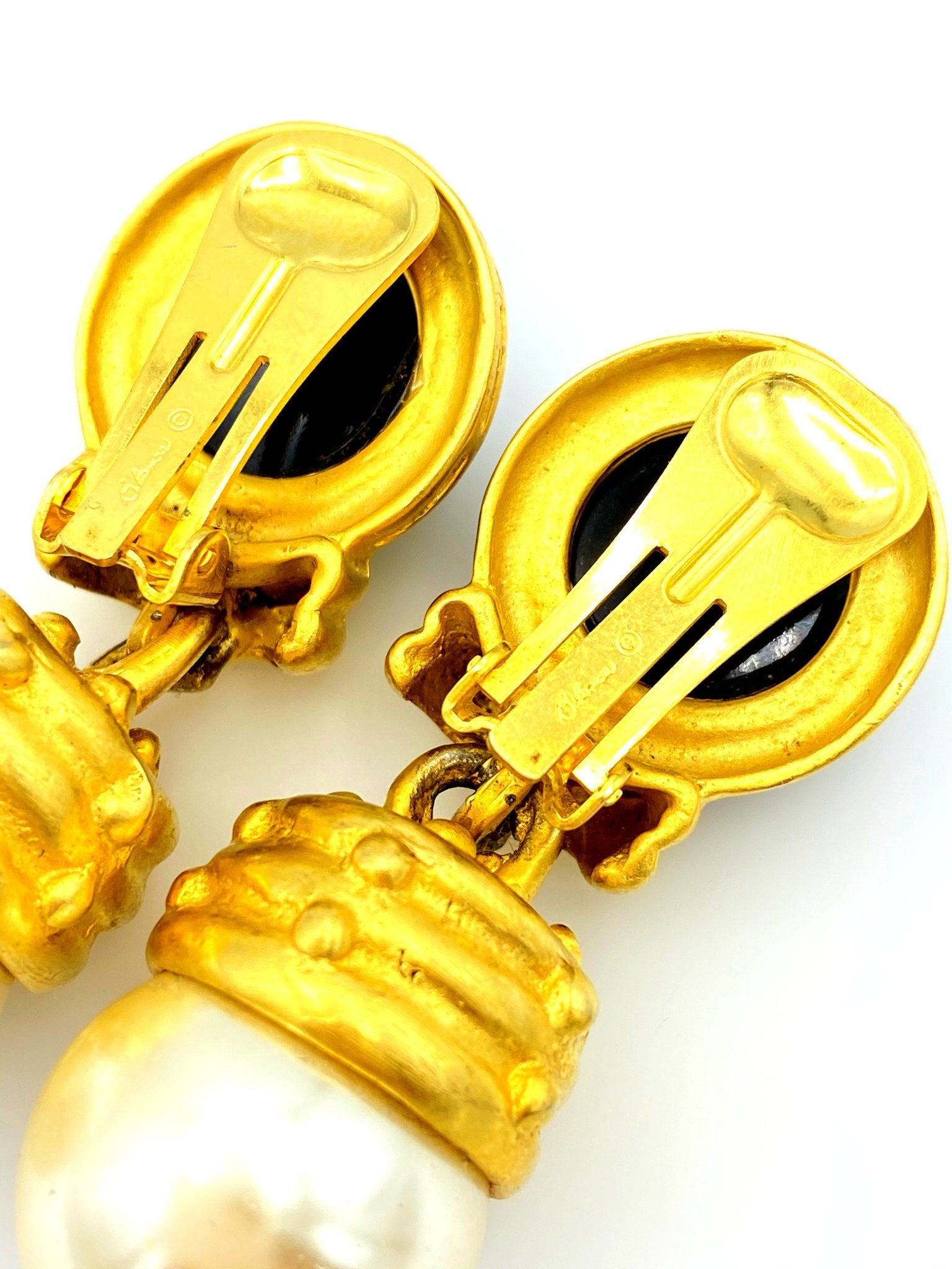 Vintage statement fashion size clip on earrings