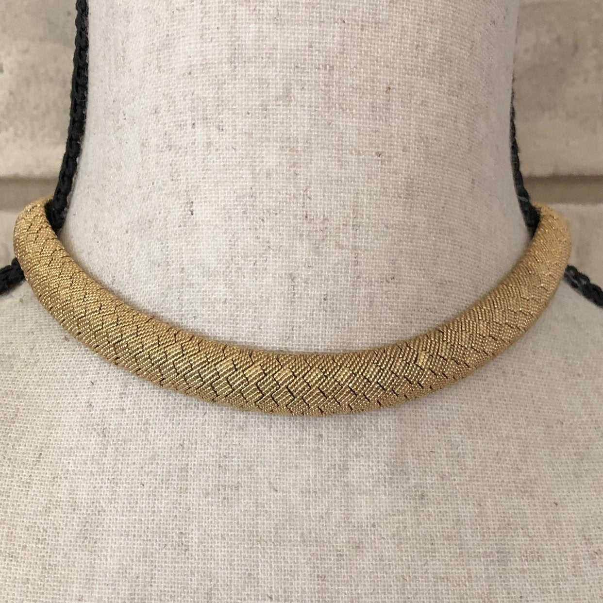 【VINTAGE HOLLYWOOD】Diagonal Snake Chain Necklace〜2023秋 VINTAGE HOLLYWOOD】Diagonal Snake Chain Necklace〜2023秋