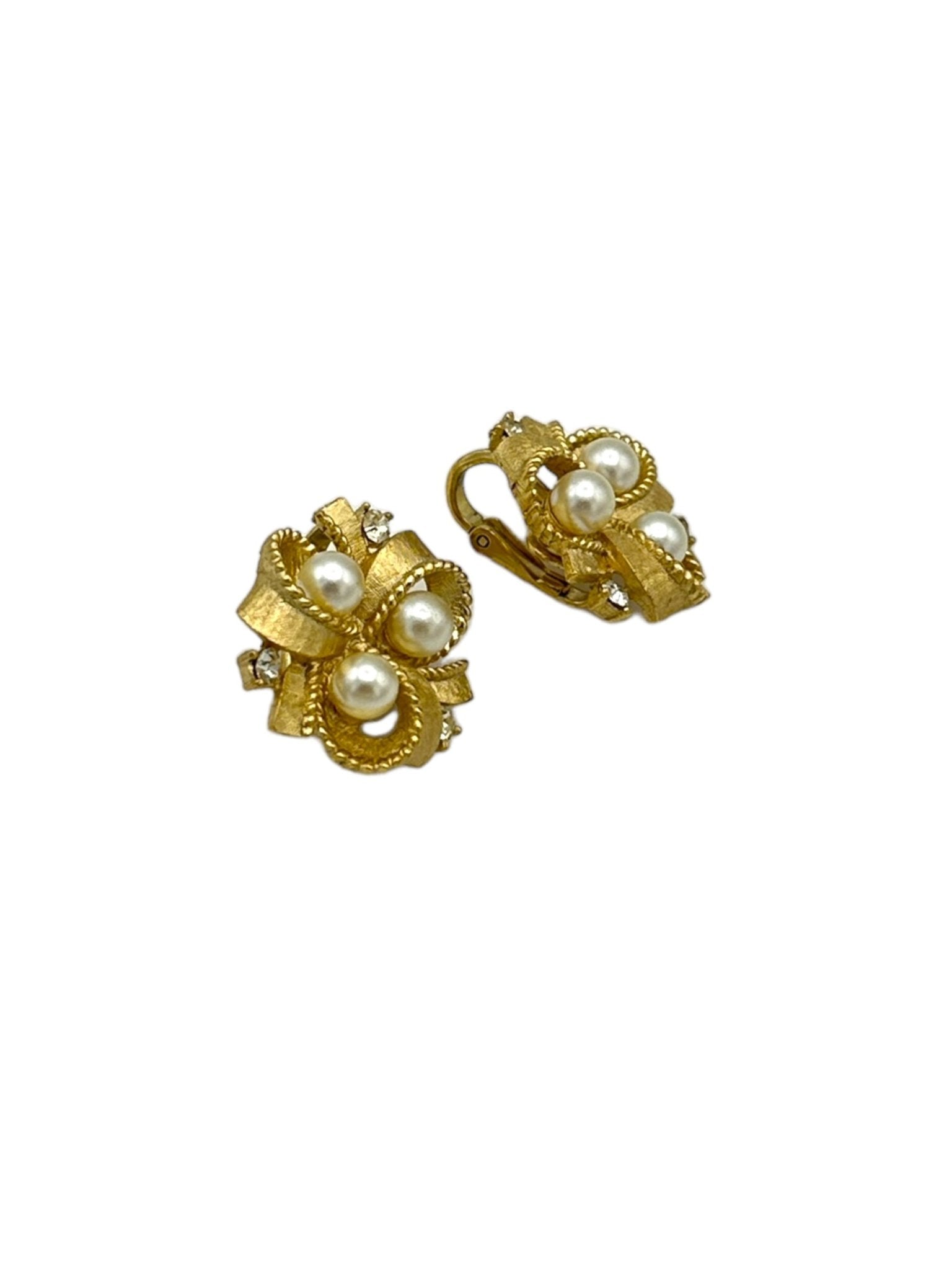 Gold Trifari Ribbon Bow Pearl & Rhinestone Vintage Clip-on
