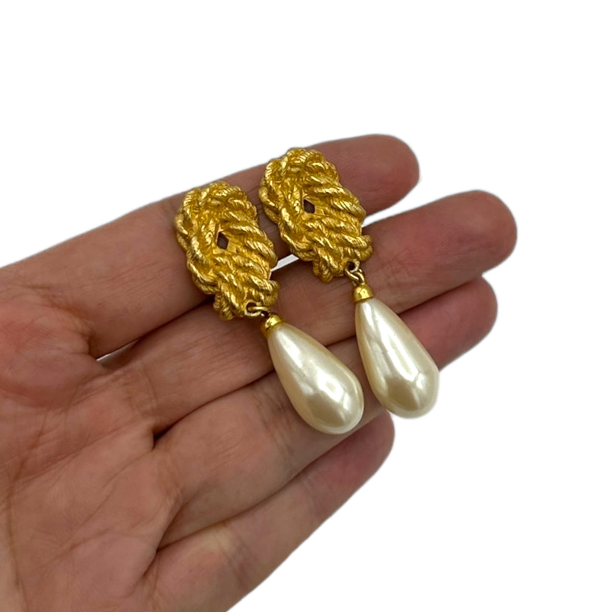 Marvella Vintage Jewelry Texture Gold Knot Pearl Dangle Clip-On