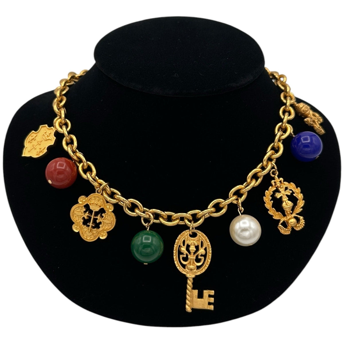 Necklaces & PendantsNapier Scarborough Heraldic Charm Necklace Gold Link Chain 1990s Signed