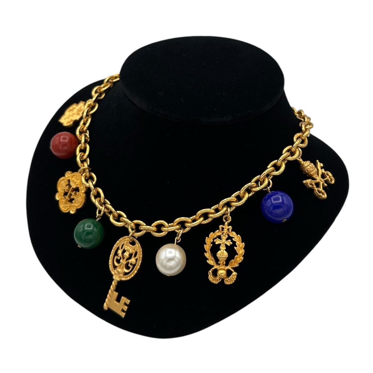 Necklaces & PendantsNapier Scarborough Heraldic Charm Necklace Gold Link Chain 1990s Signed