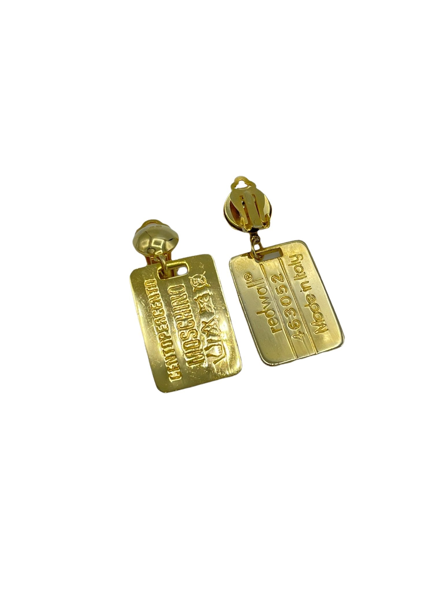 redwall-moschino-vintage-gold-