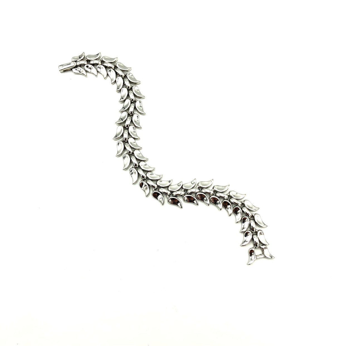 Silver Trifari Leaf Link Vintage Bracelet - 24 Wishes Vintage Jewelry