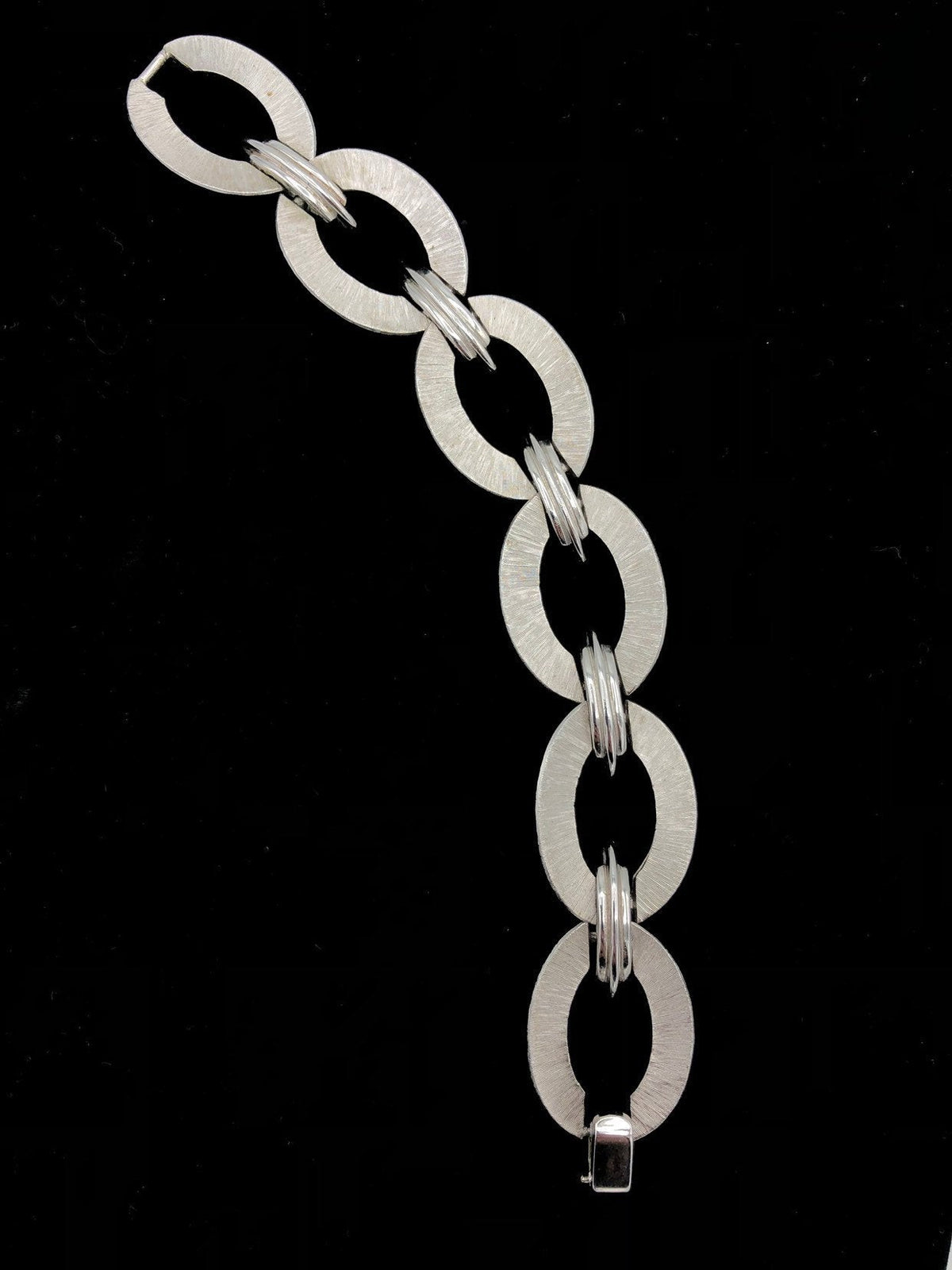 Silver Vintage Trifari Textured Open Oval Link Bracelet - 24 Wishes Vintage Jewelry