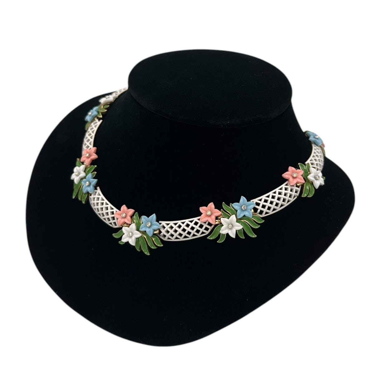 Jewelry SetsTrifari Signed White Enamel Lattice Flower Necklace Earring Jewelry Set
