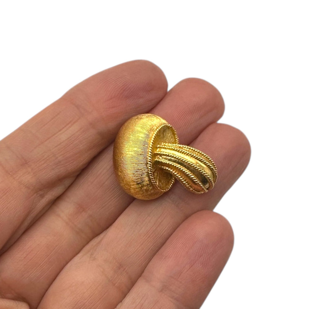 Brooches & PinsVintage 1960s Trifari Gold Petite Mushroom Scatter Pin