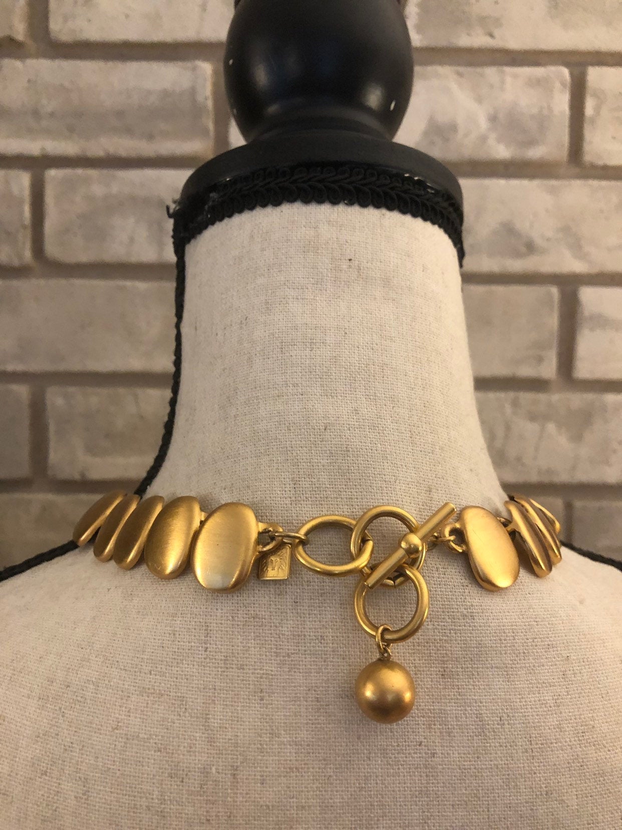 VTG Anne Klein Gold Tone cheapest Necklace and Clip On Earrings