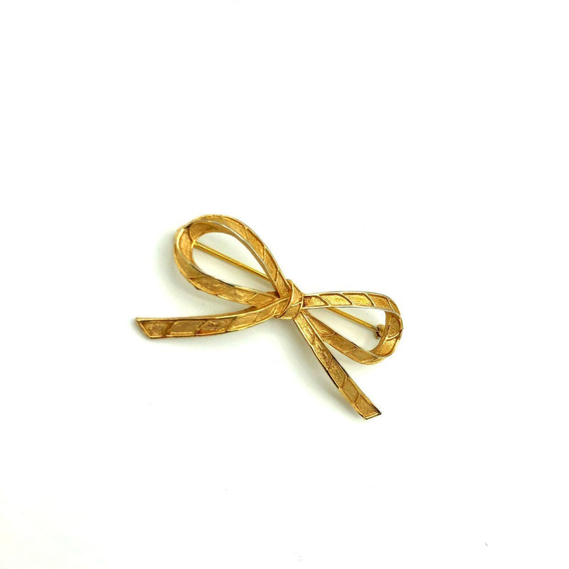 Vintage Classic Gold Trifari Bow Brooch - 24 Wishes Vintage Jewelry