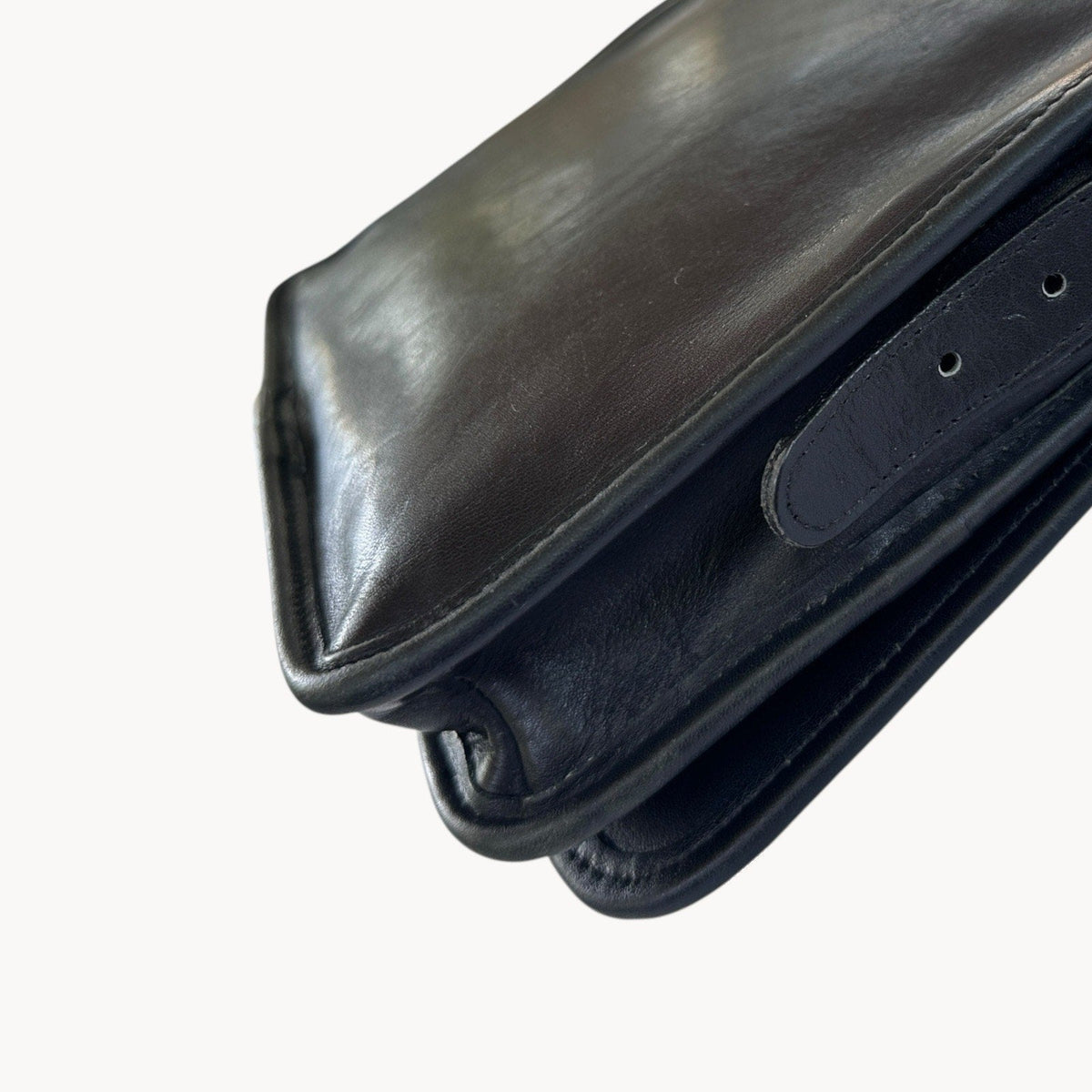AccessoriesVintage Coach Black Saddle Buckle Pouch Shoulder Bag NYC USA Medium