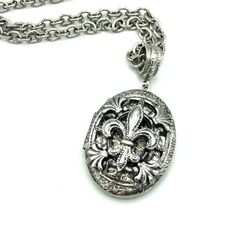 Vintage Silver Whiting & Davis Fleur - de - lis Locket Pendant - 24 Wishes Vintage Jewelry