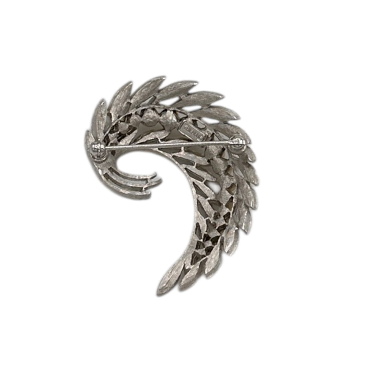Brooches & PinsVintage Trifari 1960s Silver Plated Classic Leaf Brooch