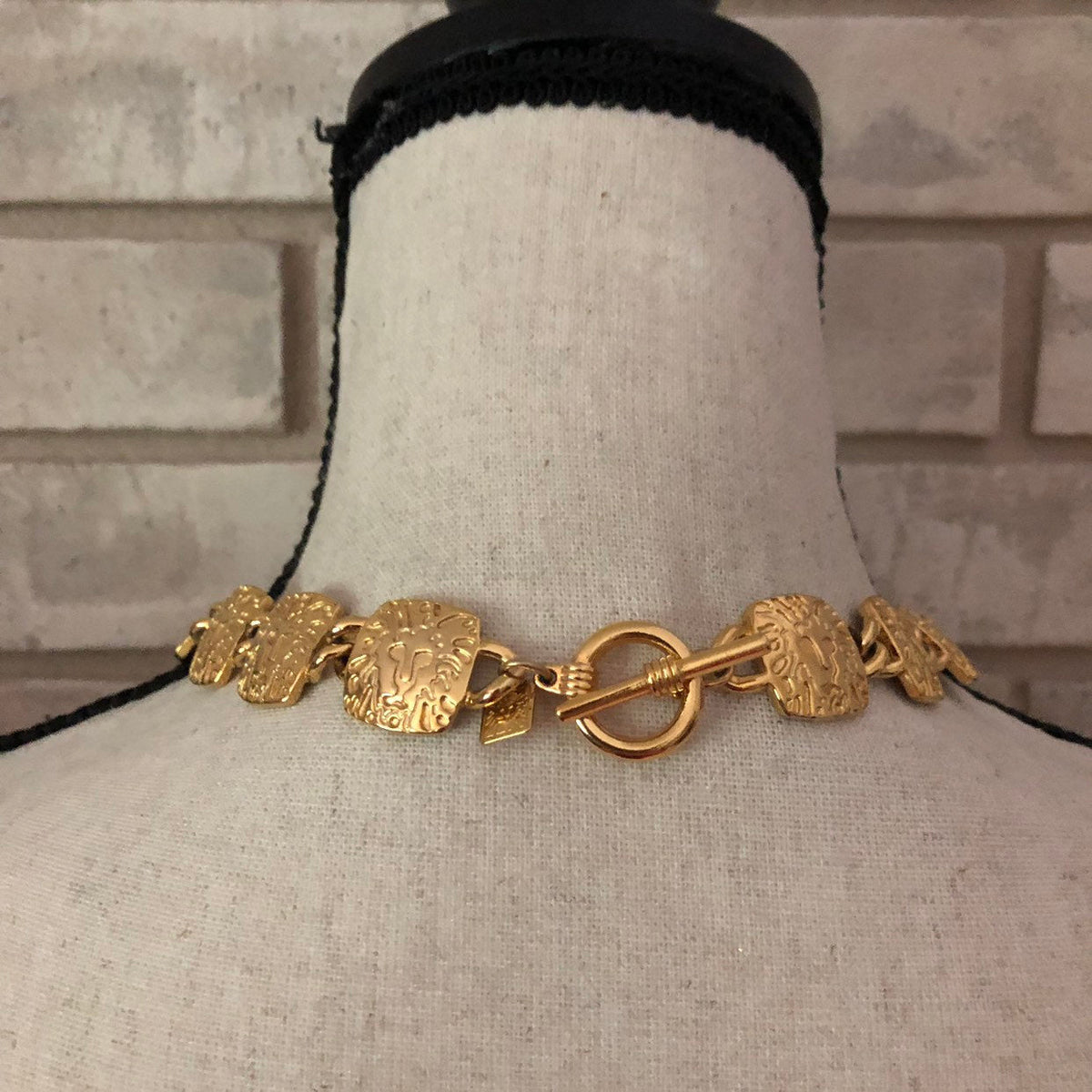Anne Klein Classic Gold Lion Logo Link Vintage Necklace - 24 Wishes Vintage Jewelry