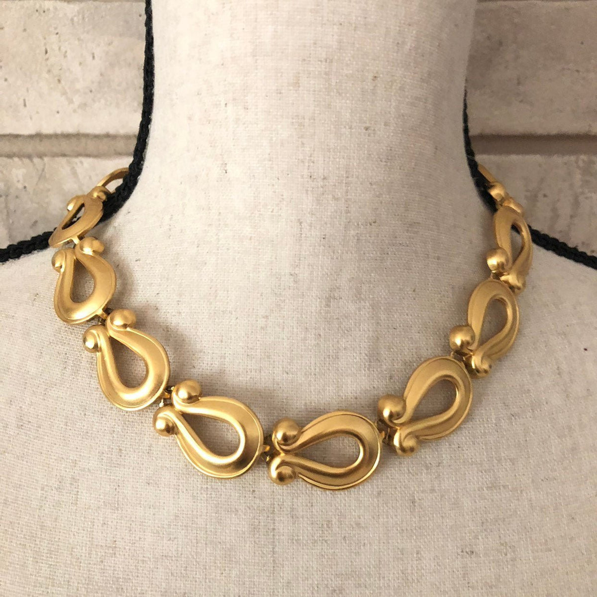 Anne Klein Classic Matt Gold Horse Shoe Link Necklace - 24 Wishes Vintage Jewelry