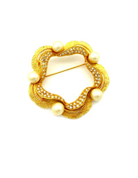 Classic Gold Rhinestone & Pearl Wreath Brooch by Karu Arke - 24 Wishes Vintage Jewelry