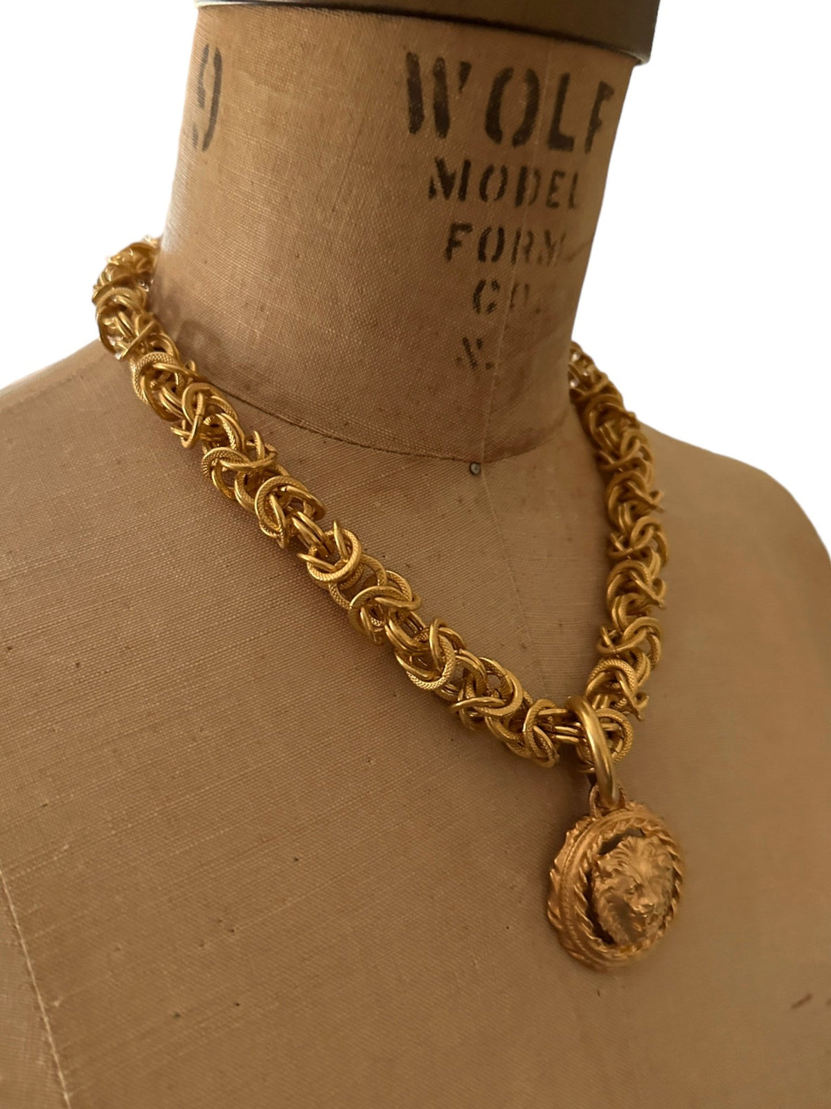 Gold Lion Head Medallion Charm Chunky Byzantine Chain Necklace - 24 Wishes Vintage Jewelry