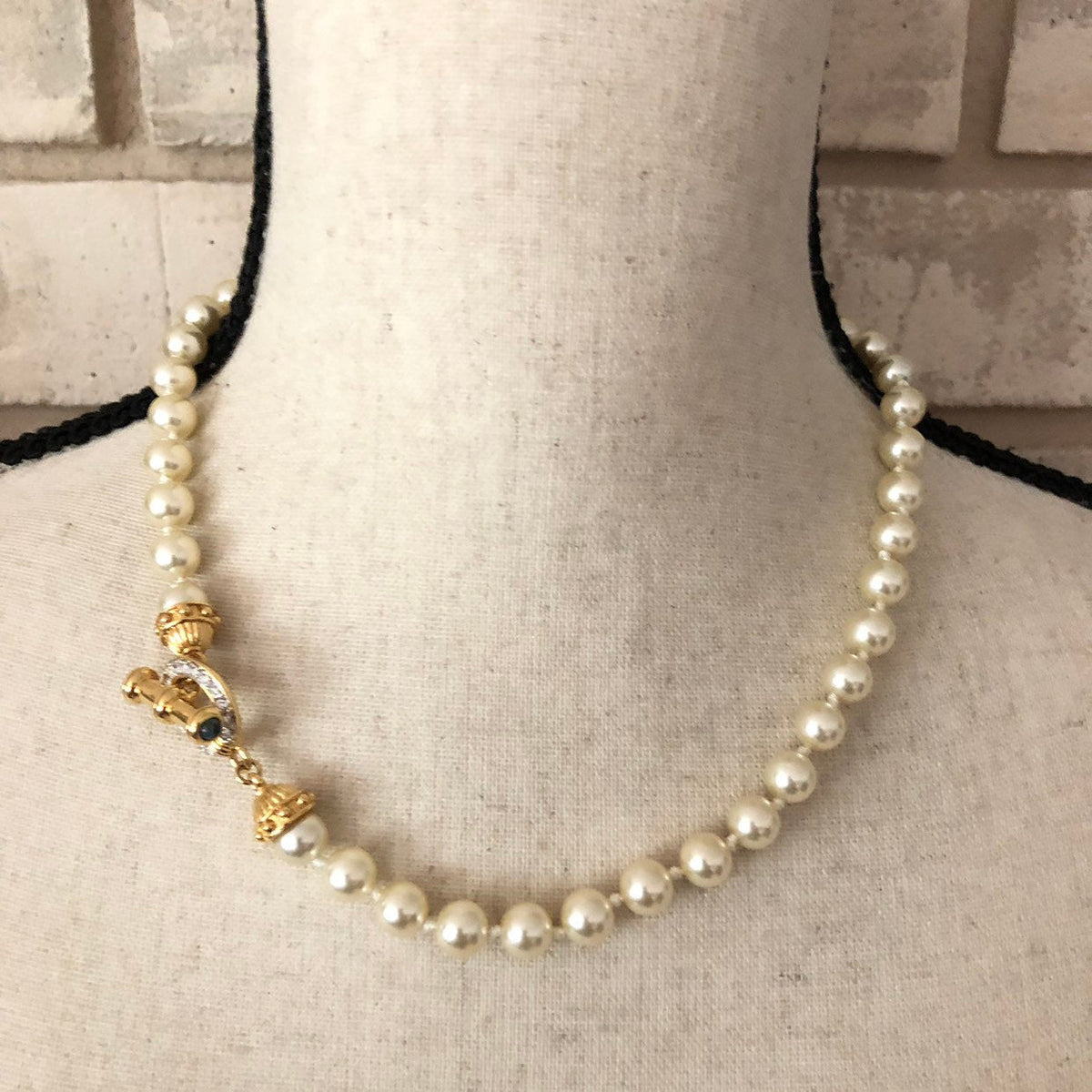 Nolan Miller White Classic Pearls Necklace Rhinestone Toggle Closure - 24 Wishes Vintage Jewelry