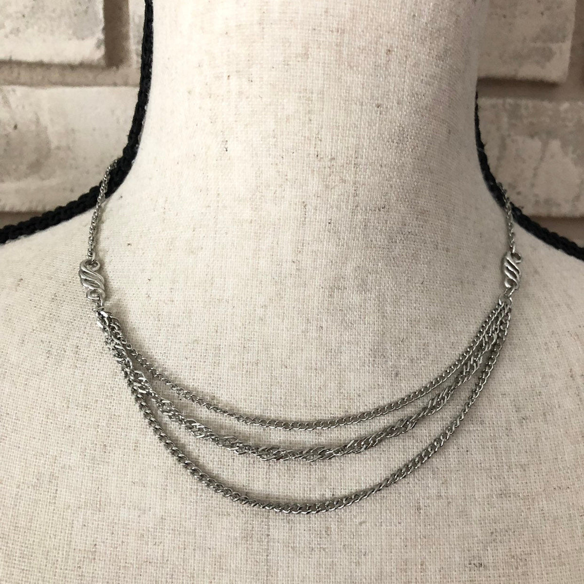 Silver Celebrity NY Layering Chains Vintage Necklace - 24 Wishes Vintage Jewelry