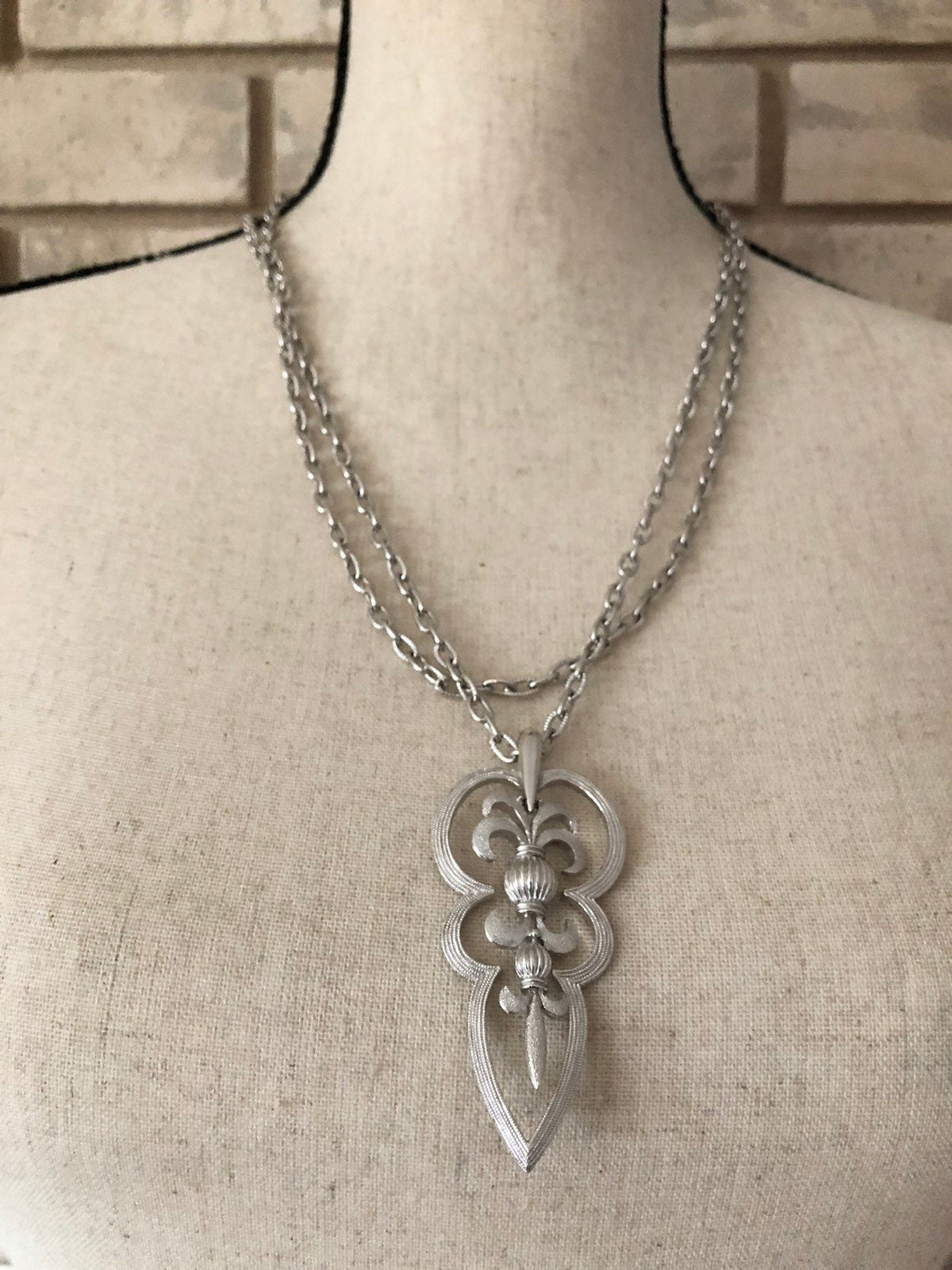 Silver Trifari Double Chain Fleur de lis Vintage Pendant - 24 Wishes Vintage Jewelry