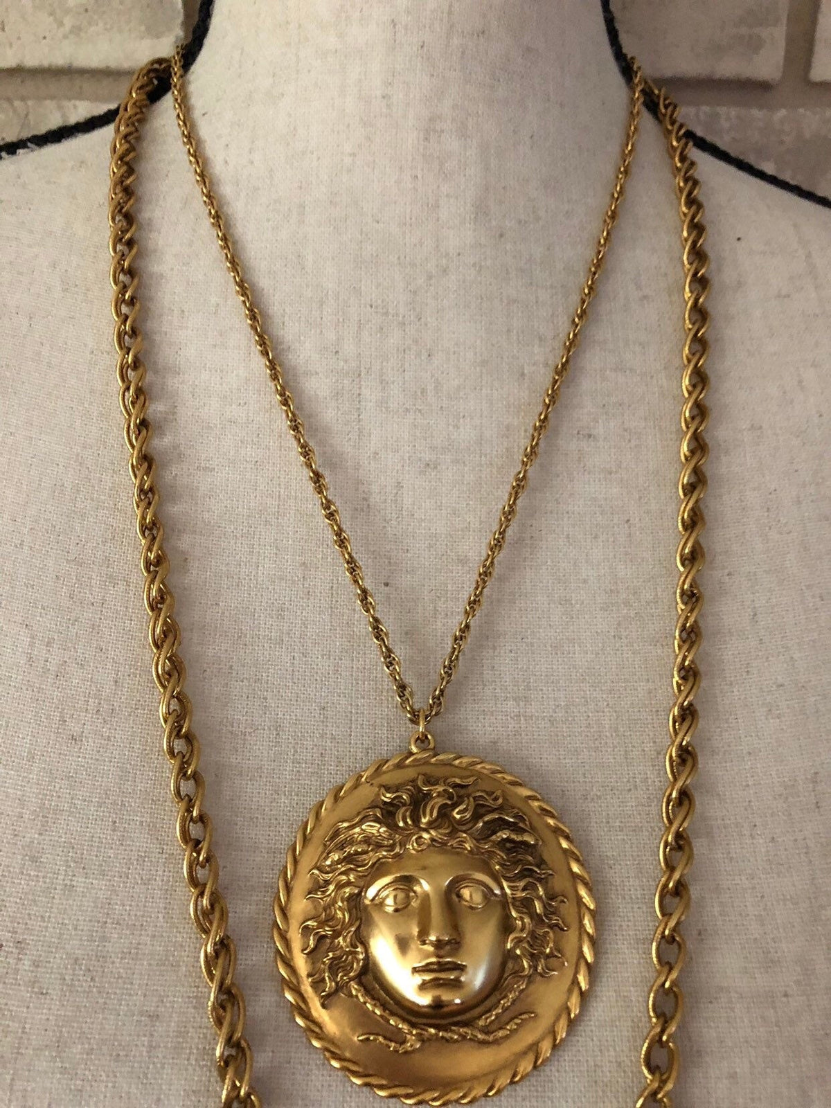 Vintage Alva Museum Replica Medusa Gold Pendant - 24 Wishes Vintage Jewelry